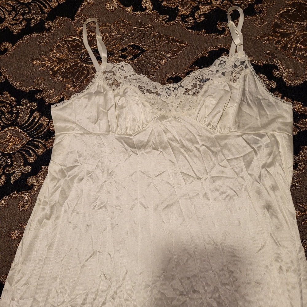 Vintage Vassarette White Lace Trim Chemise